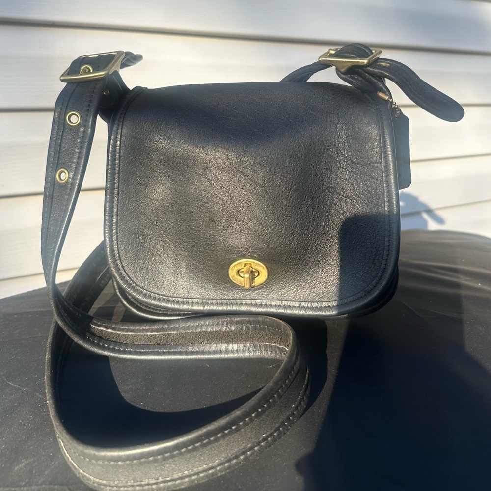Vintage Coach legacy Small Flap - Picture 13 of 17